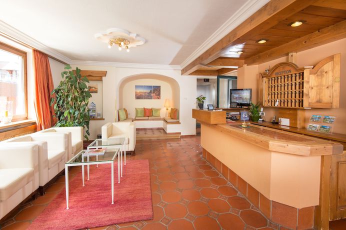 Imagen de los interiores del Hotel Dachstein. Foto 19