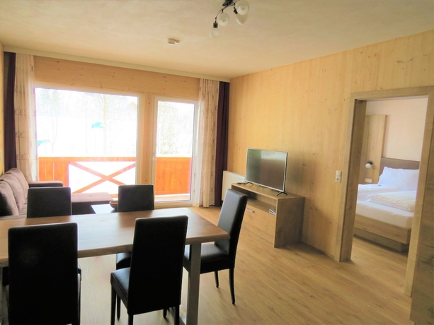 Imagen de la habitación del Hotel Dachsteinresort. Foto 3