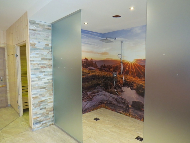 Imagen de la habitación del Hotel Dachsteinresort. Foto 4