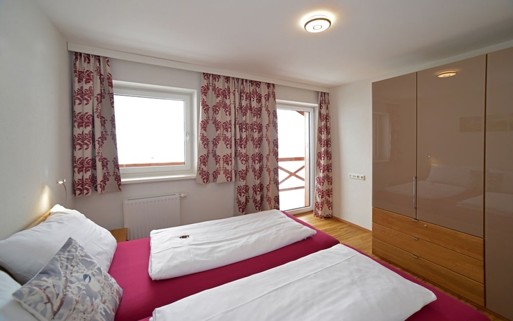 Imagen de la habitación del Hotel Dachsteinresort. Foto 5