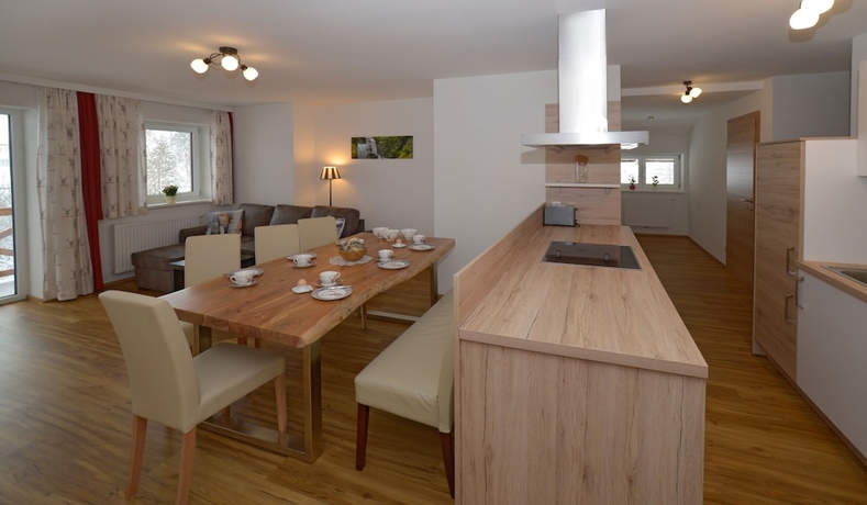 Imagen de la habitación del Hotel Dachsteinresort. Foto 17