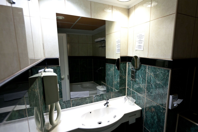 Imagen de la habitación del Hotel Dacia, Bucarest. Foto 7