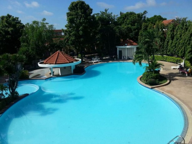 Imagen de la piscina del Hotel Dadd Resort By Lopburi Inn Resort. Foto 14