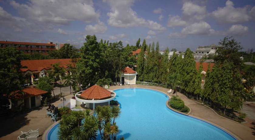 Imagen de la piscina del Hotel Dadd Resort By Lopburi Inn Resort. Foto 15