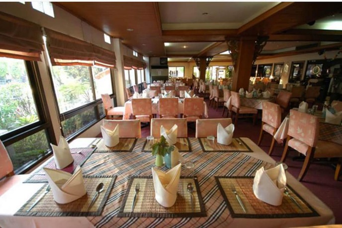 Imagen del bar/restaurante del Hotel Dadd Resort By Lopburi Inn Resort. Foto 5