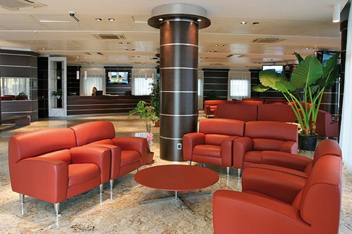 Imagen de los interiores del Hotel Dado International. Foto 17
