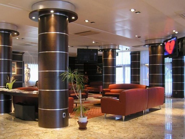 Imagen de los interiores del Hotel Dado International. Foto 18