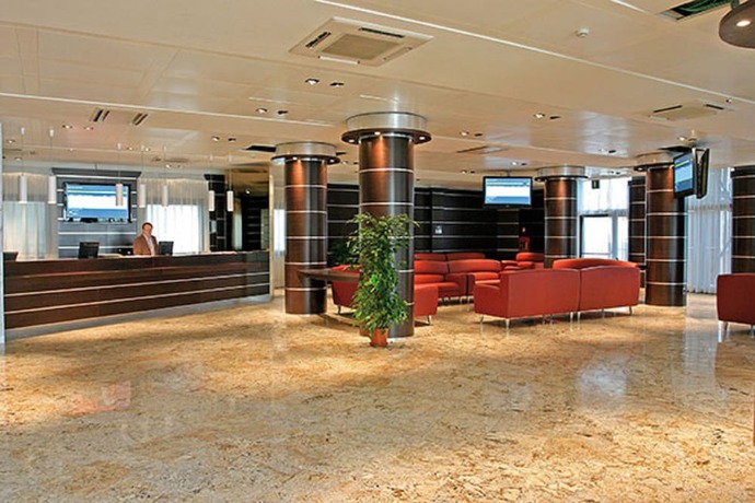 Imagen de los interiores del Hotel Dado International. Foto 19