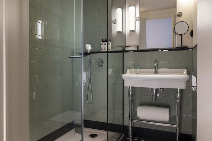 Imagen de la habitación del Hotel Dadou Paris. Foto 9