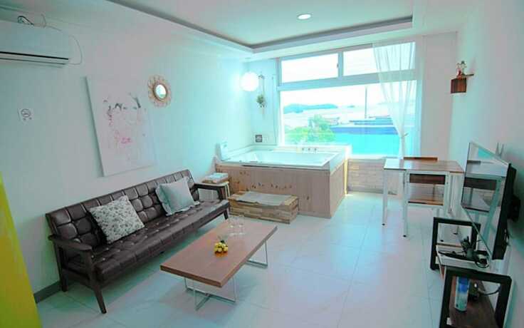 Imagen de la habitación del Hotel Daebudo Gallery Spa Pension. Foto 15