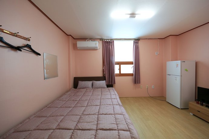 Imagen de la habitación del Hotel Daecheon Garim Pension. Foto 5
