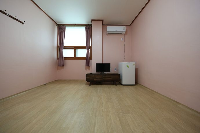 Imagen de la habitación del Hotel Daecheon Garim Pension. Foto 7