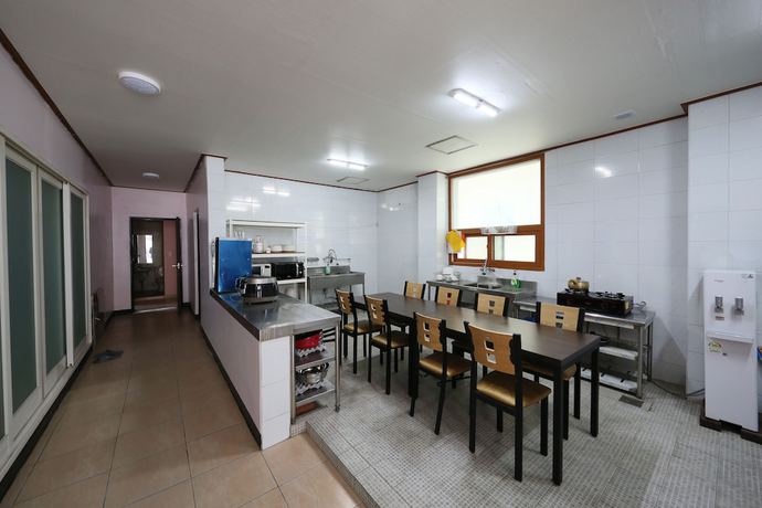 Imagen de los interiores del Hotel Daecheon Garim Pension. Foto 20