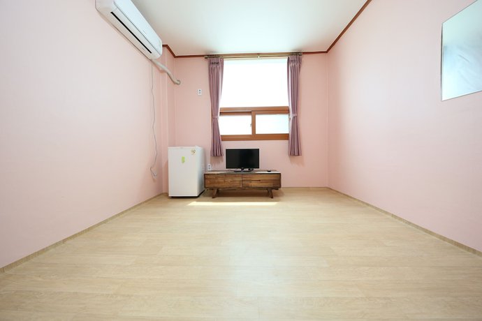 Imagen de la habitación del Hotel Daecheon Garim Pension. Foto 19