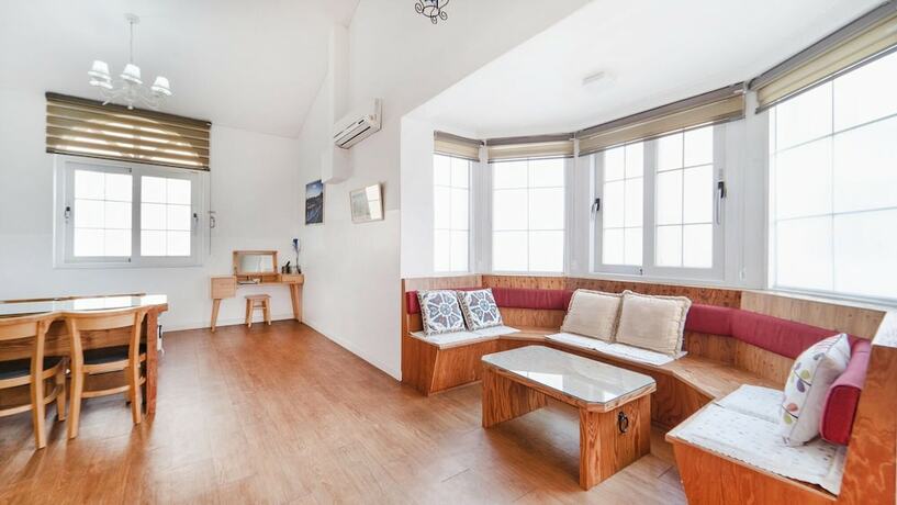 Imagen general del Hotel Daecheon Swiss Chalet Spa Pension. Foto 7