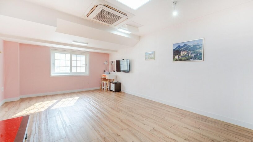 Imagen de la habitación del Hotel Daecheon Swiss Chalet Spa Pension. Foto 19