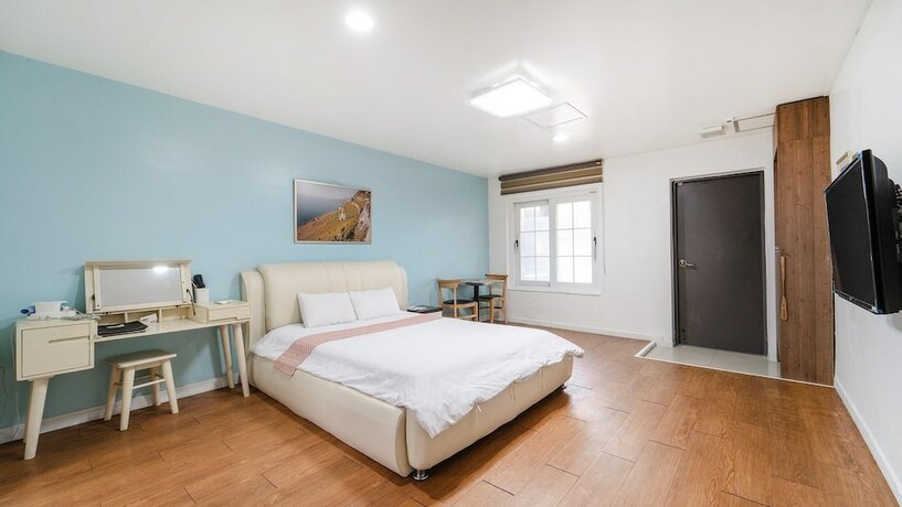 Imagen general del Hotel Daecheon Swiss Chalet Spa Pension. Foto 10