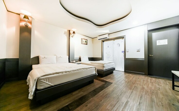 Imagen de la habitación del Hotel Daegu Beomeo Midas. Foto 20