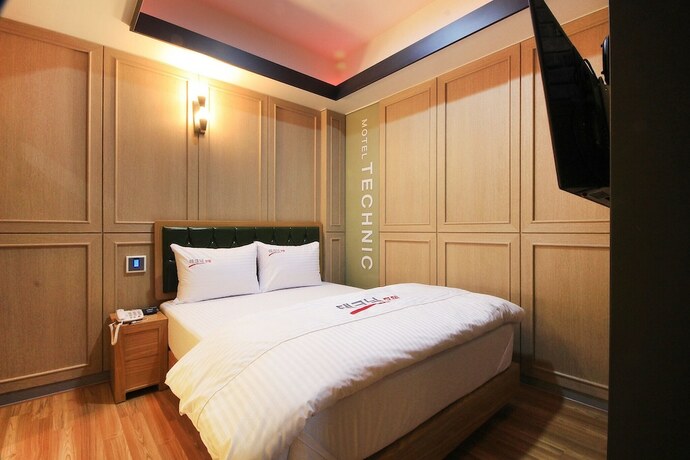 Imagen de la habitación del Hotel Daegu Bonridong Technic. Foto 12