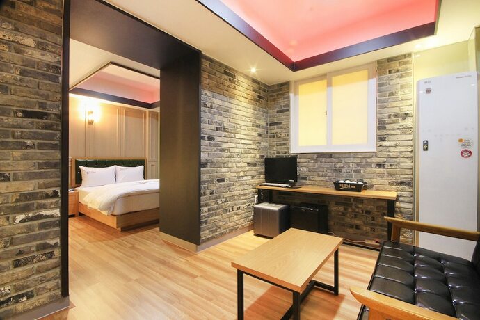 Imagen de la habitación del Hotel Daegu Bonridong Technic. Foto 15
