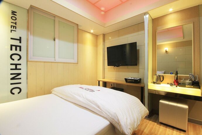 Imagen general del Hotel Daegu Bonridong Technic. Foto 8