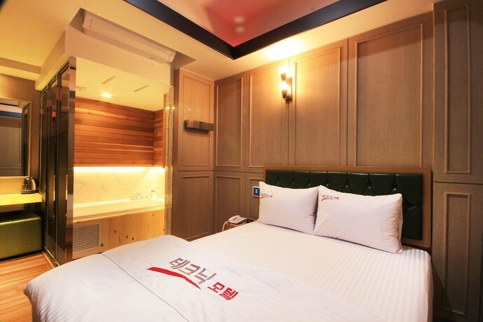 Imagen general del Hotel Daegu Bonridong Technic. Foto 9