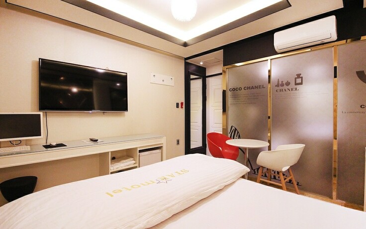 Imagen de la habitación del Hotel Daegu Dalsung Star. Foto 17