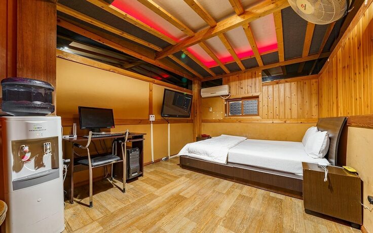 Imagen de la habitación del Hotel Daegu Dongchon Hill. Foto 16