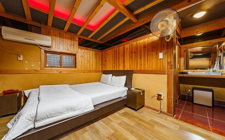 Imagen de la habitación del Hotel Daegu Dongchon Hill. Foto 17
