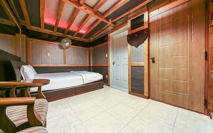 Imagen de la habitación del Hotel Daegu Dongchon Hill. Foto 19