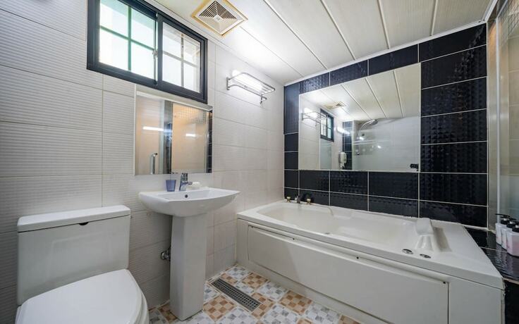 Imagen general del Hotel Daegu Dongdaegu Love Way. Foto 7