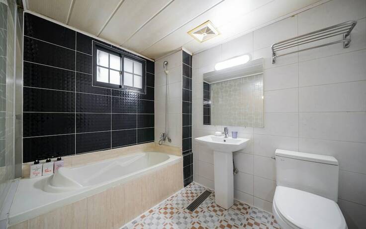 Imagen general del Hotel Daegu Dongdaegu Love Way. Foto 11