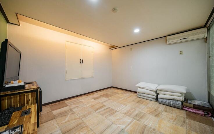 Imagen de la habitación del Hotel Daegu Dongdaegu Love Way. Foto 15