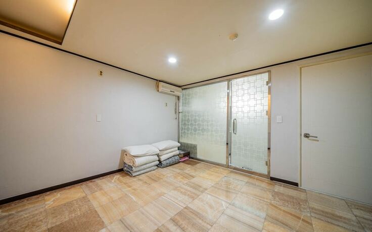 Imagen de la habitación del Hotel Daegu Dongdaegu Love Way. Foto 16