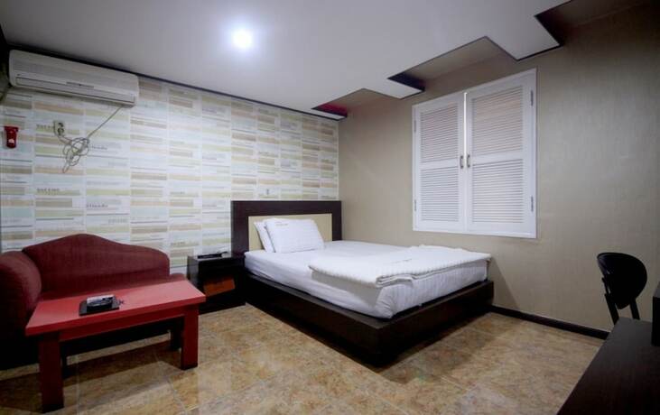 Imagen de la habitación del Hotel Daegu Dongdaegu Love Way. Foto 17