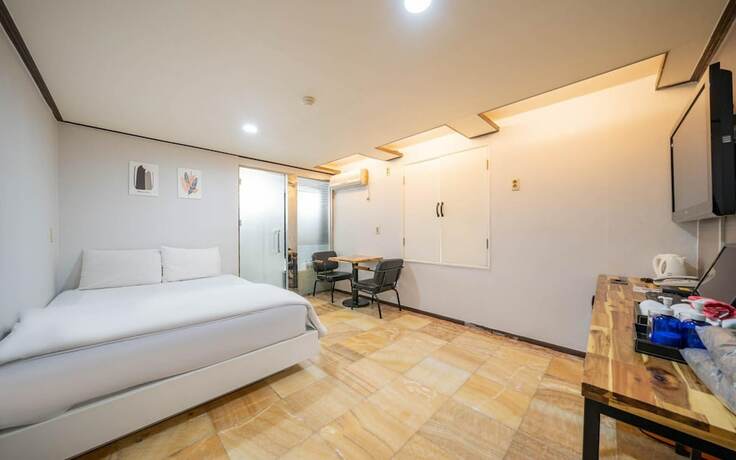 Imagen de la habitación del Hotel Daegu Dongdaegu Love Way. Foto 18