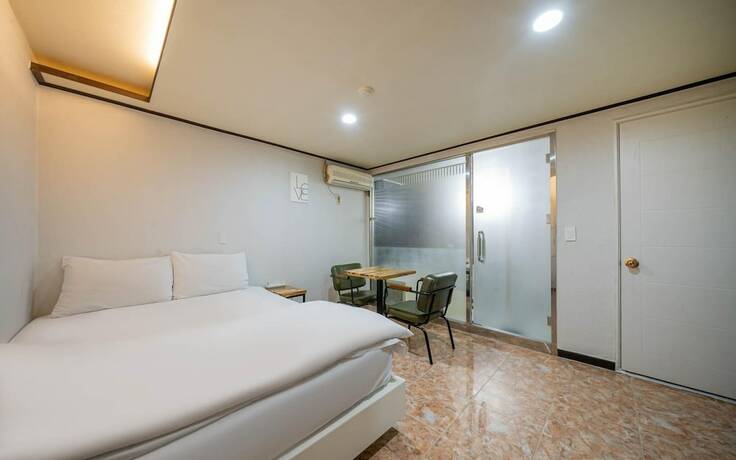 Imagen de la habitación del Hotel Daegu Dongdaegu Love Way. Foto 19