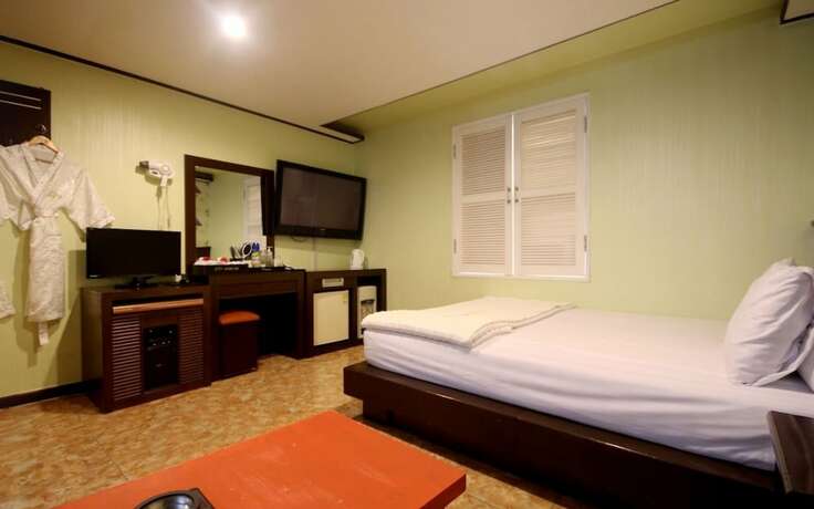 Imagen de la habitación del Hotel Daegu Dongdaegu Love Way. Foto 20