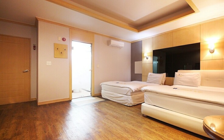 Imagen de la habitación del Hotel Daegu Dongdaegu Station Leaders. Foto 17