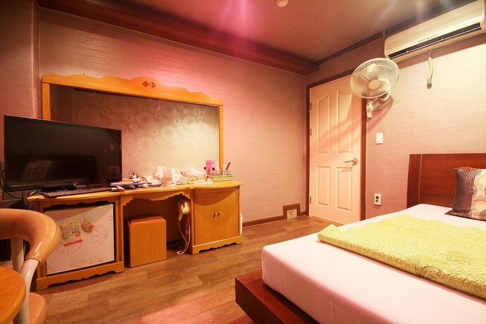 Imagen general del Hotel Daegu Dongdaegu Station Royal. Foto 7