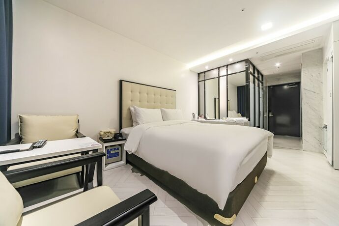 Imagen de la habitación del Hotel Daegu Dongseongro Labella. Foto 27