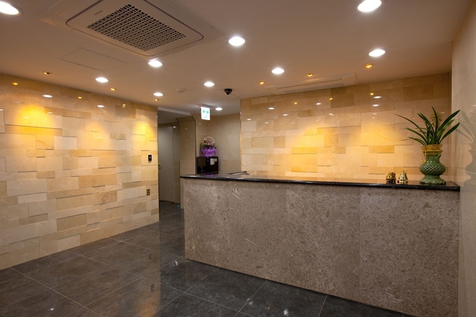 Imagen de los interiores del Hotel Daewoo Inn. Foto 16