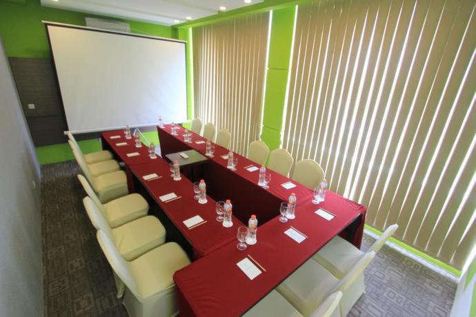 Imagen de los interiores del Hotel Dafam Fortuna Seturan. Foto 12