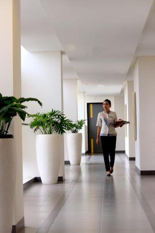 Imagen de los interiores del Hotel Dafam Fortuna Seturan. Foto 13