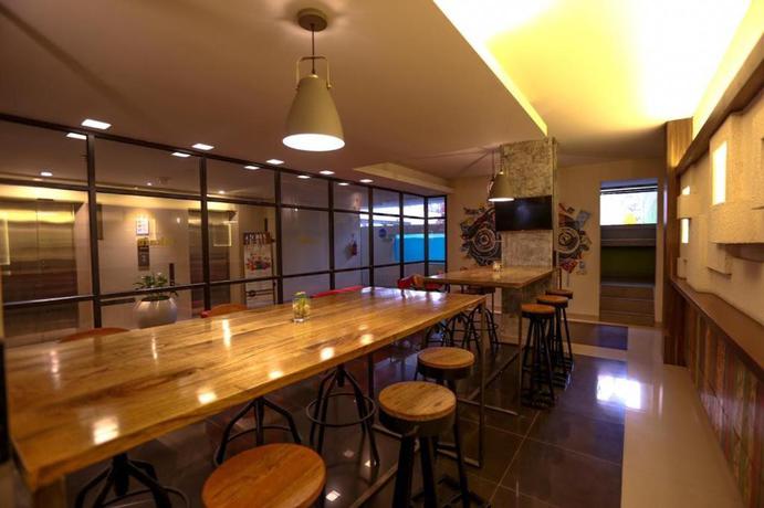 Imagen del bar/restaurante del Hotel Dafam Fortuna Seturan. Foto 4