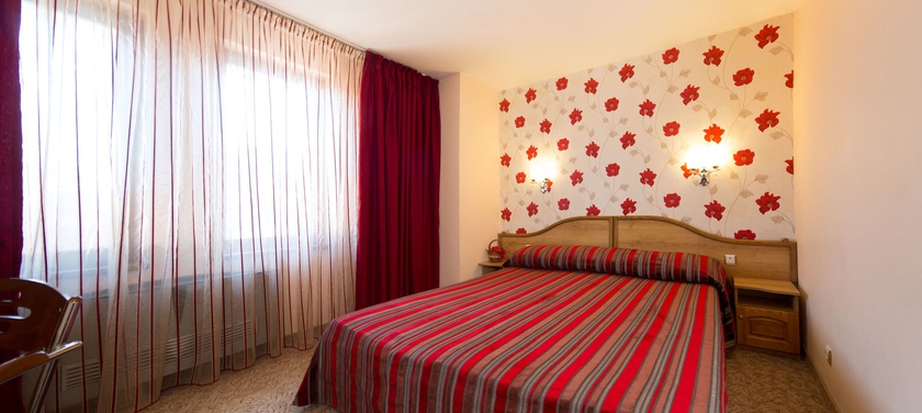Imagen de la habitación del Hotel Dafi. Foto 14