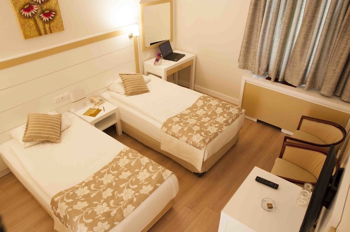 Imagen de la habitación del Hotel Dafne. Foto 10