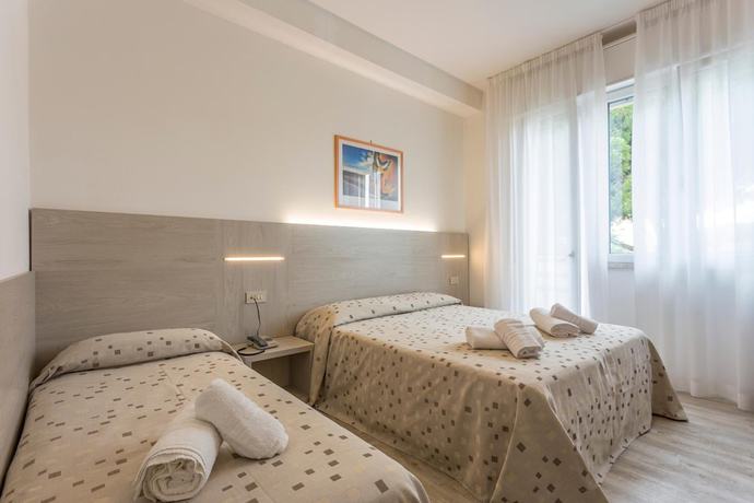 Imagen de la habitación del Hotel Dafne, Lido di Savio. Foto 5