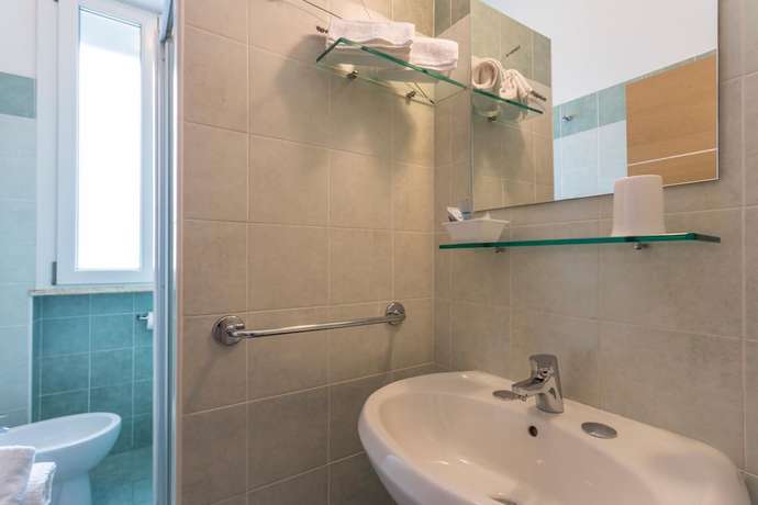 Imagen de la habitación del Hotel Dafne, Lido di Savio. Foto 6