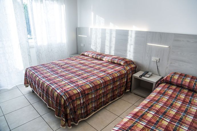 Imagen de la habitación del Hotel Dafne, Lido di Savio. Foto 7